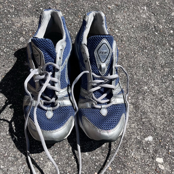 Vintage Reeboks 🎱 - Picture 2 of 16